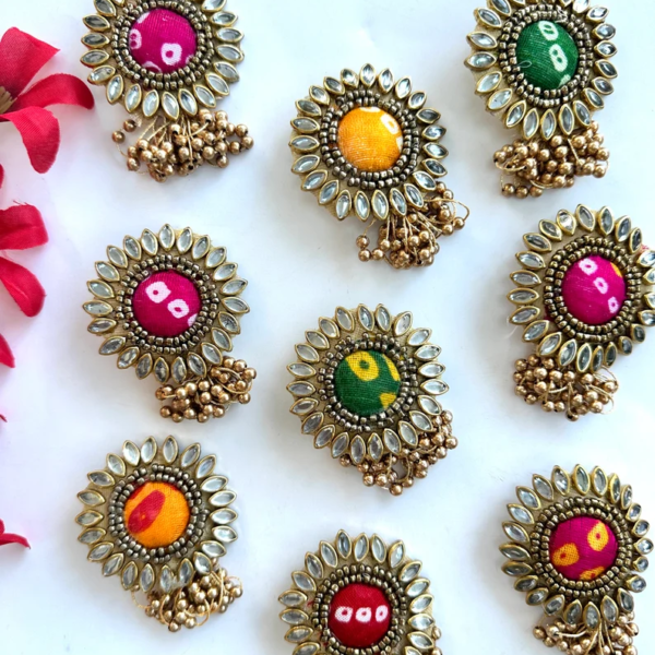 Bandhani Brooch Wedding GIfts Baraat Swagat Gifts